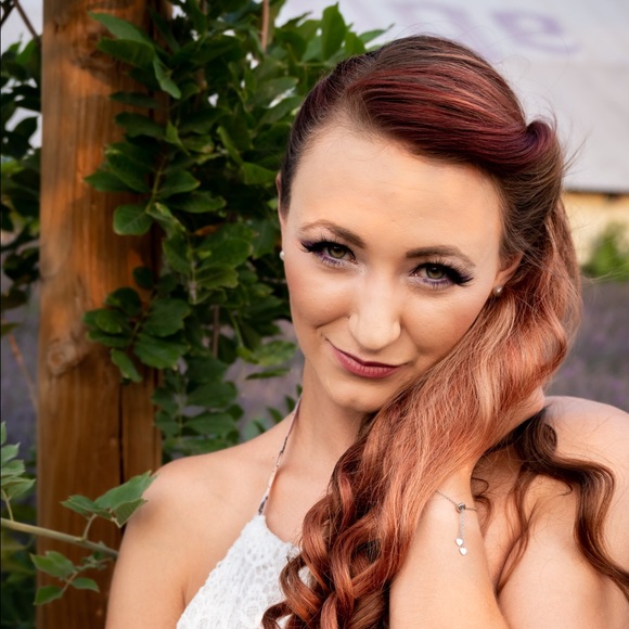 Meet your Posher, Cassie - Picture 1 of 1